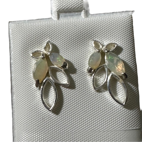 Artisan Crafted Sterling Silver Leaf & Ethiopian Opals Earrings Pierced Ears NIP - Picture 3 of 10